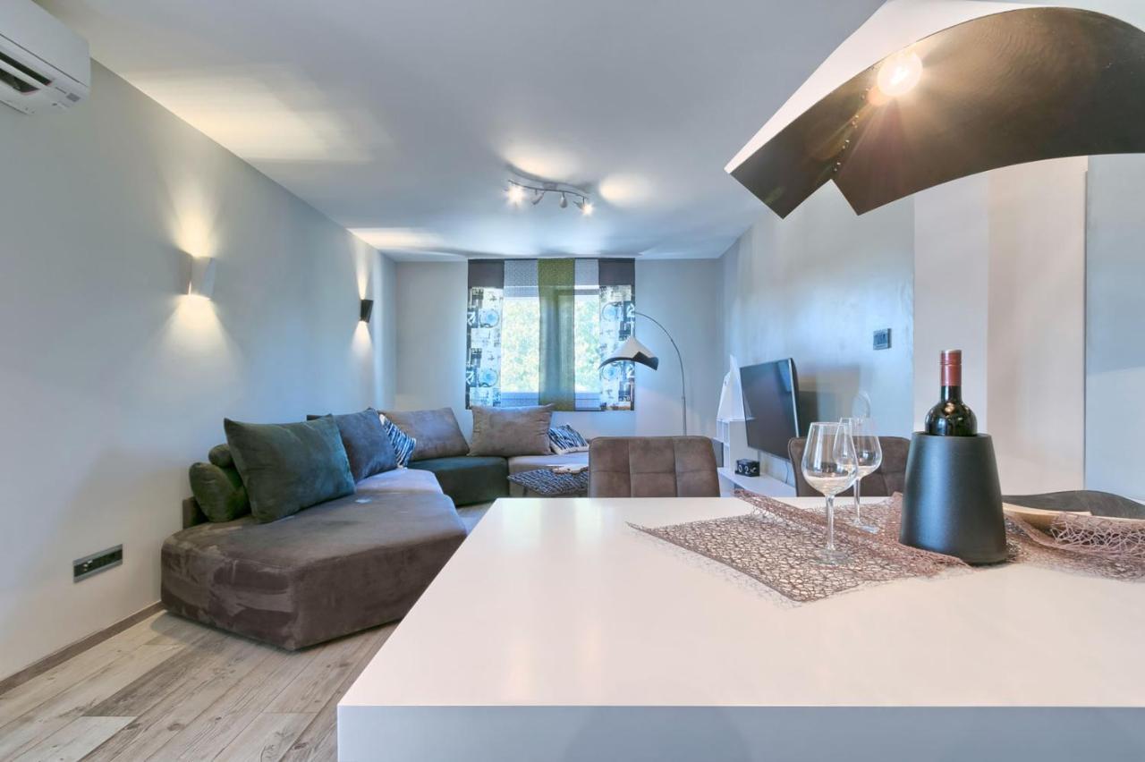 Modern Oasis Apartment Pula Extérieur photo