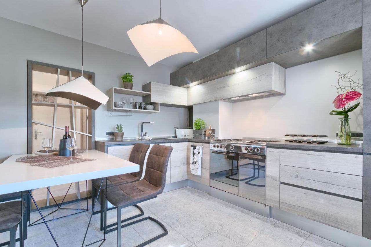 Modern Oasis Apartment Pula Extérieur photo