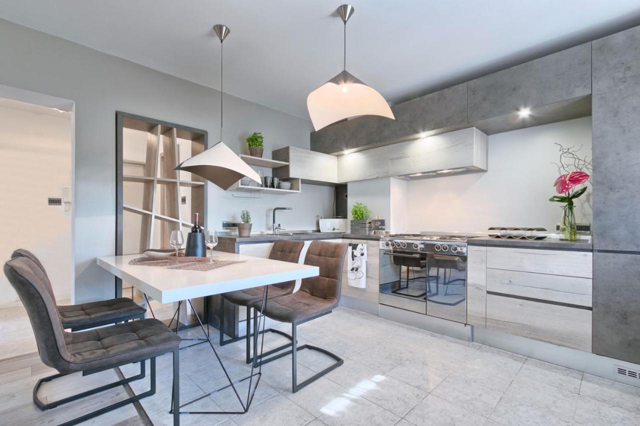 Modern Oasis Apartment Pula Extérieur photo
