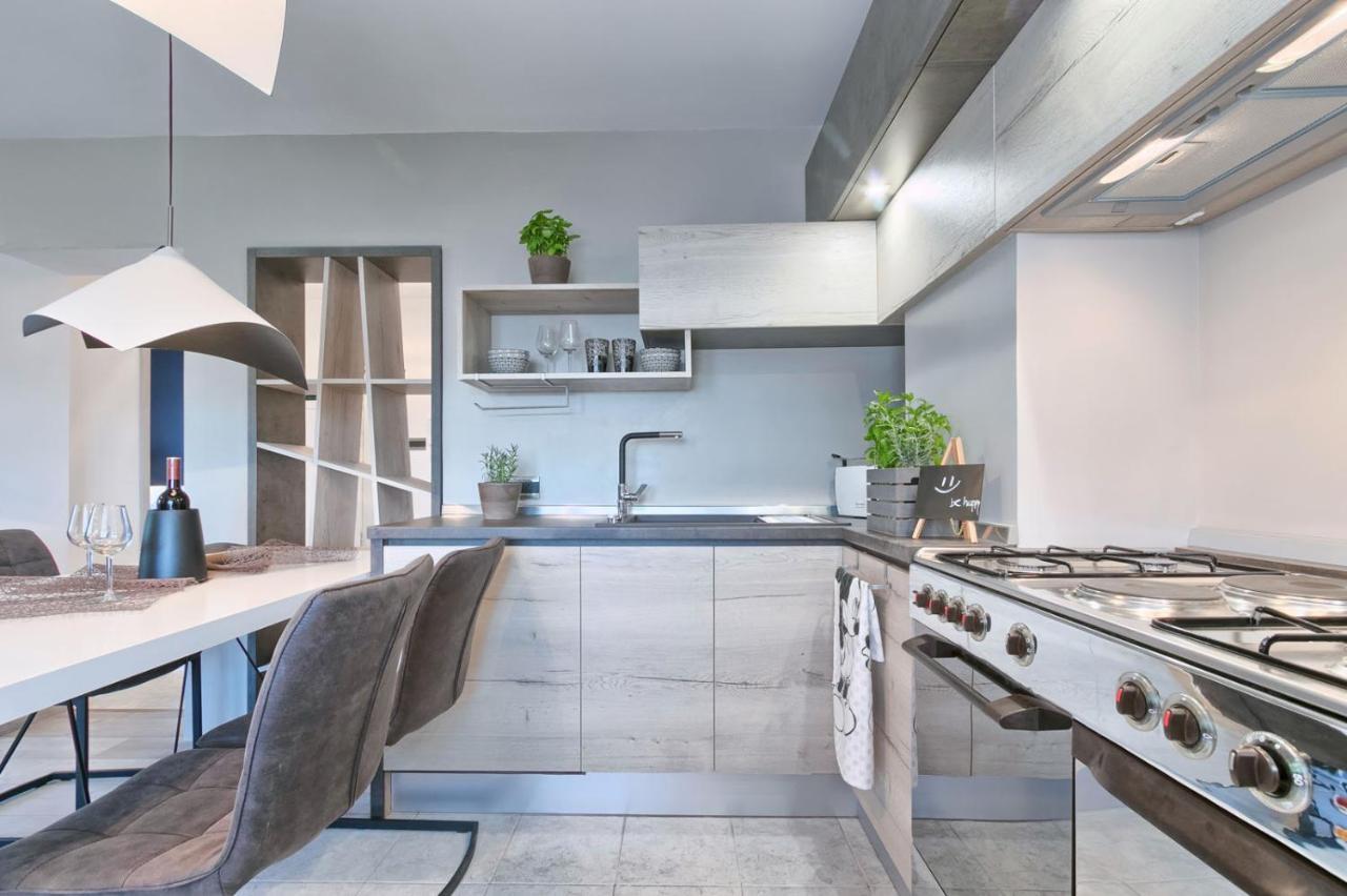 Modern Oasis Apartment Pula Extérieur photo